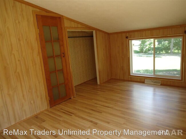 Building Photo - 2 br, 2 bath House - 704 N First
