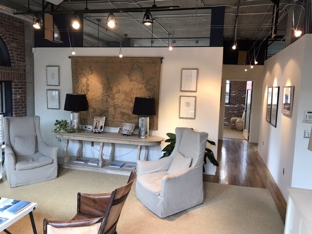 Foto del edificio - Buckhead Village Lofts