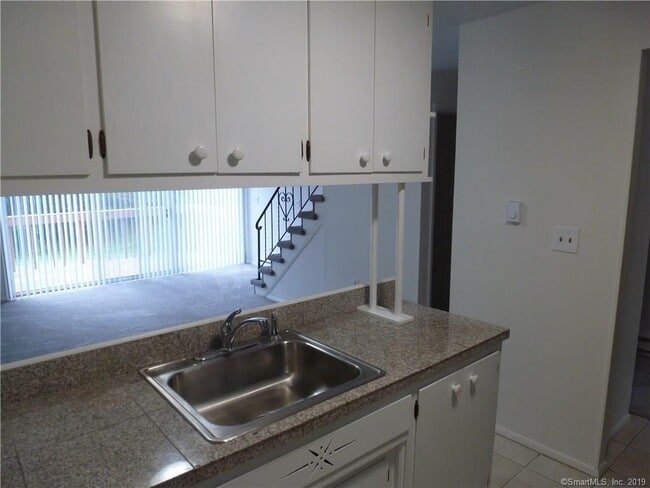 Kitchen - 213 Baxter Rd