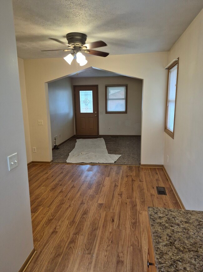 Foto del edificio - 1600 Tanner Ave SW