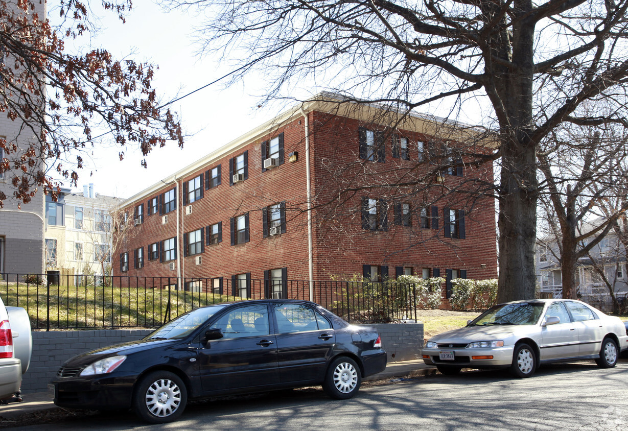 Building Photo - 1215 N Quinn St