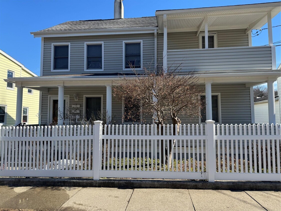 Primary Photo - 34 Terrace Ave