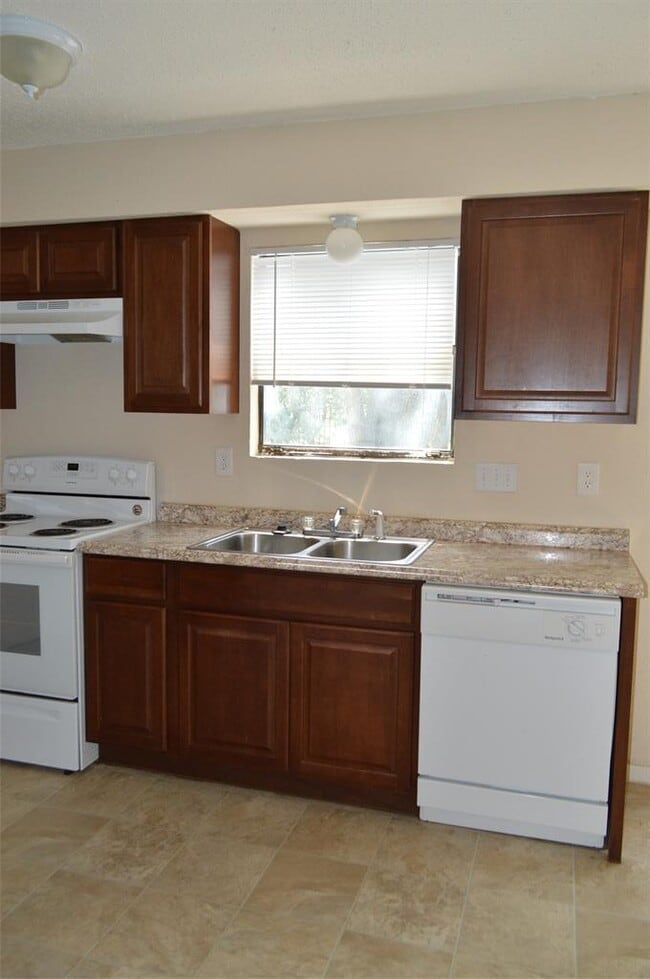 Building Photo - 9023 Sawtooth Ln