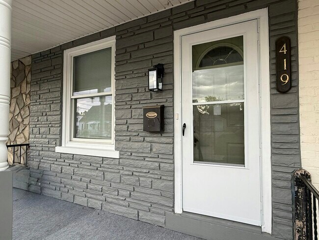 Foto del edificio - 419 E Frankford St