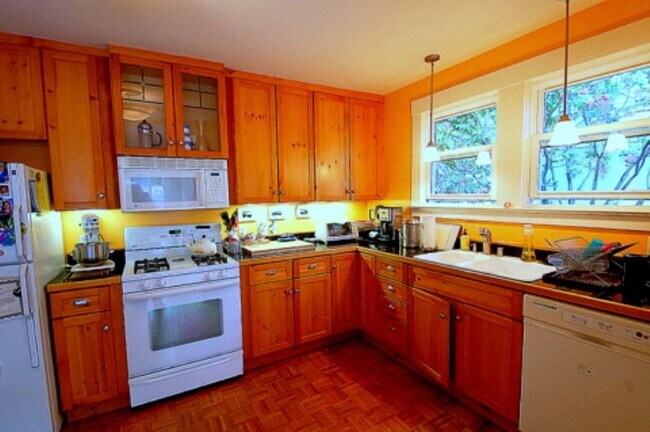 Foto del edificio - Available Soon! Sun Valley 1922 Charmer! 2...