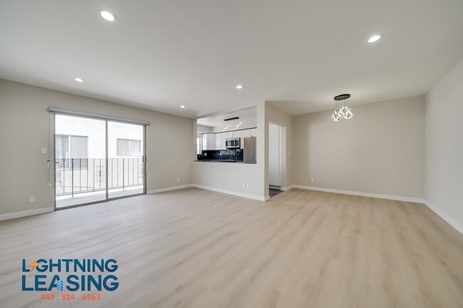 Building Photo - 1035 Hayworth Ave