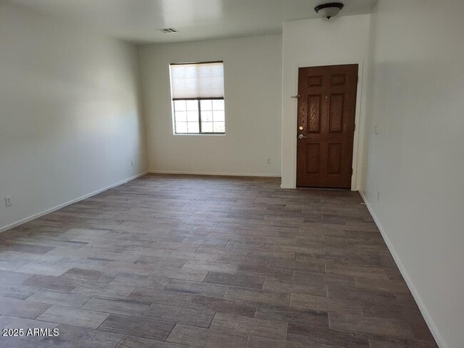 Building Photo - 44224 W Cydnee Dr
