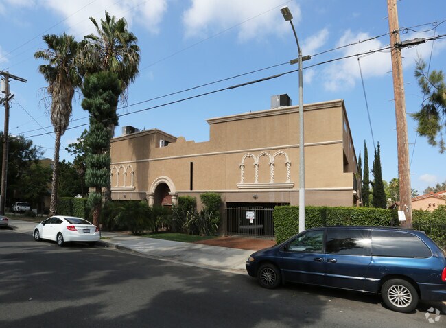Building Photo - 6955 Baird Ave