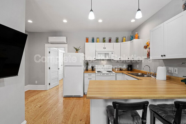 Foto del edificio - 3663 S Broadway