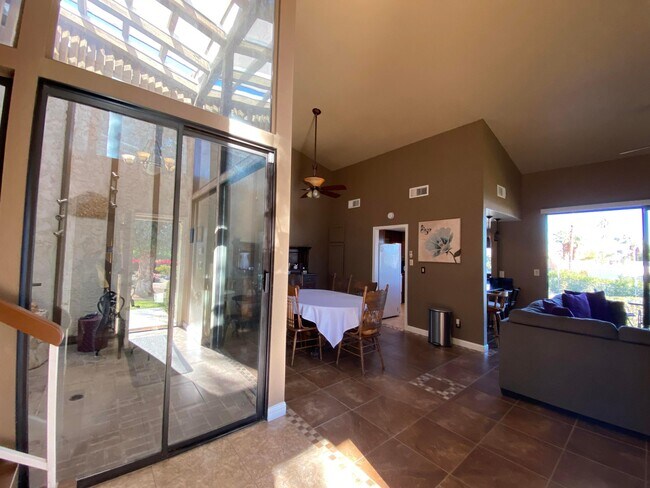 Foto del edificio - 45384 Driftwood Dr