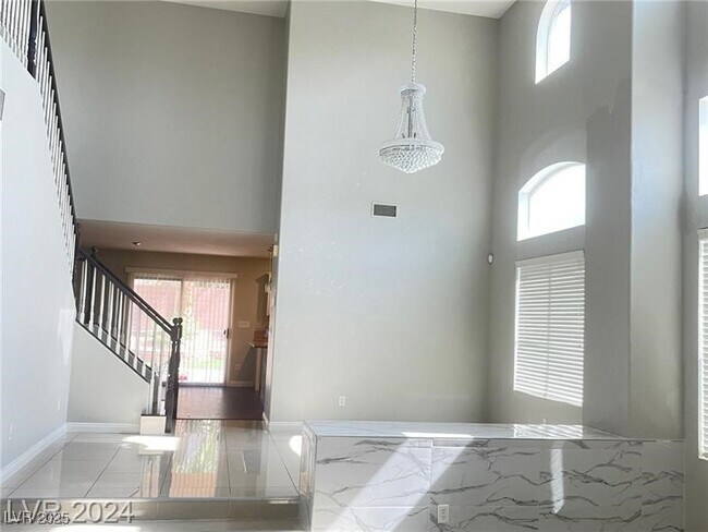 Building Photo - 9484 Moon Vista Ave