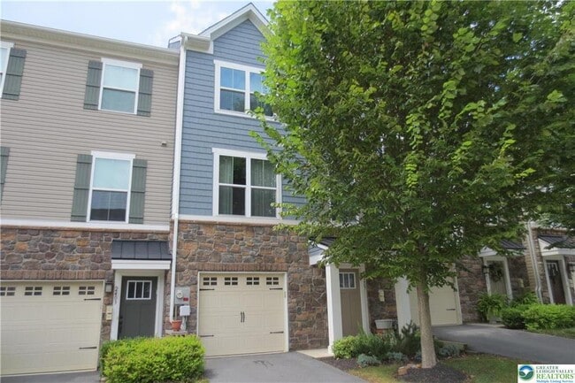 Building Photo - 2407 Cook Dr