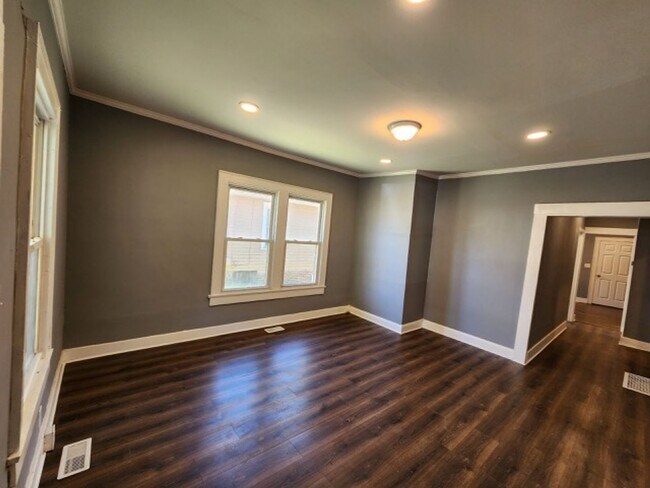 Building Photo - Knoxville 37914 - 3 bedroom 2 bath home - ...