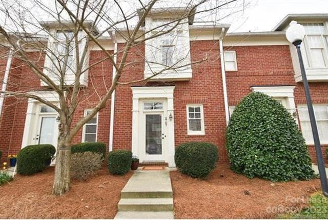 Foto del edificio - 2707 Dilworth Heights Ln