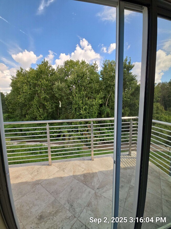 Building Photo - 1807 Brentwood Ct