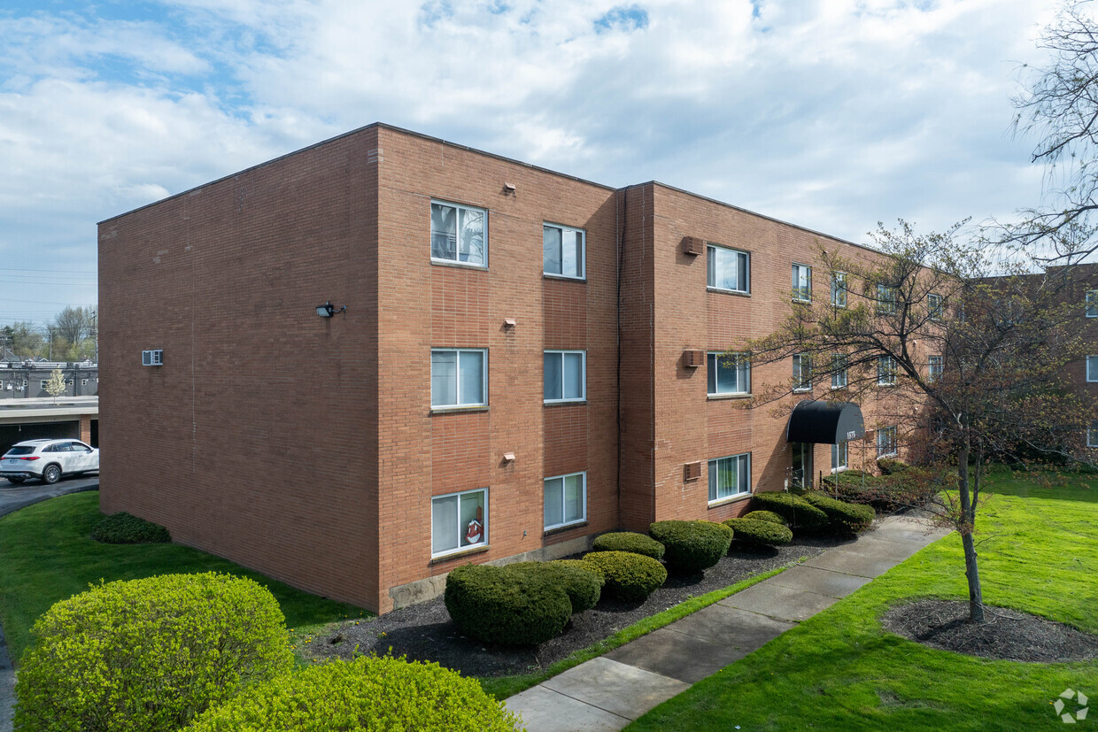 Primary Photo - Mayland Manor Apartments