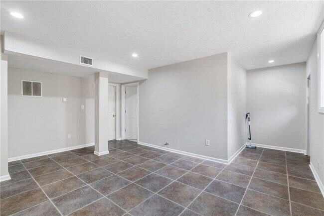 Foto del edificio - 1447 Southland Vista Ct NE