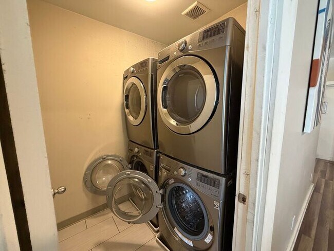 Foto del edificio - 527 Nevada St