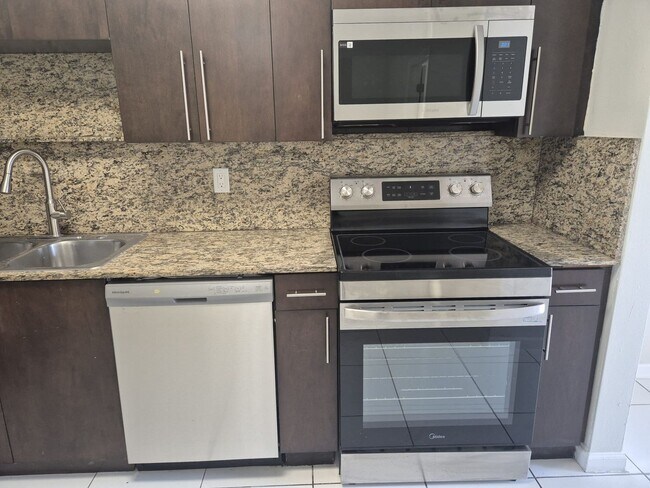 Foto del edificio - 3612-3614 TAYLOR ST