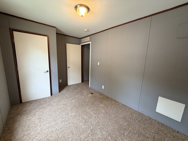 Foto del edificio - 76 E U.S. Hwy 6