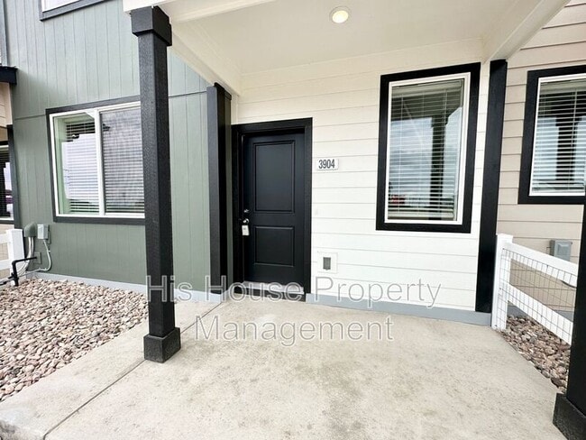 Building Photo - 3905 Canoe St