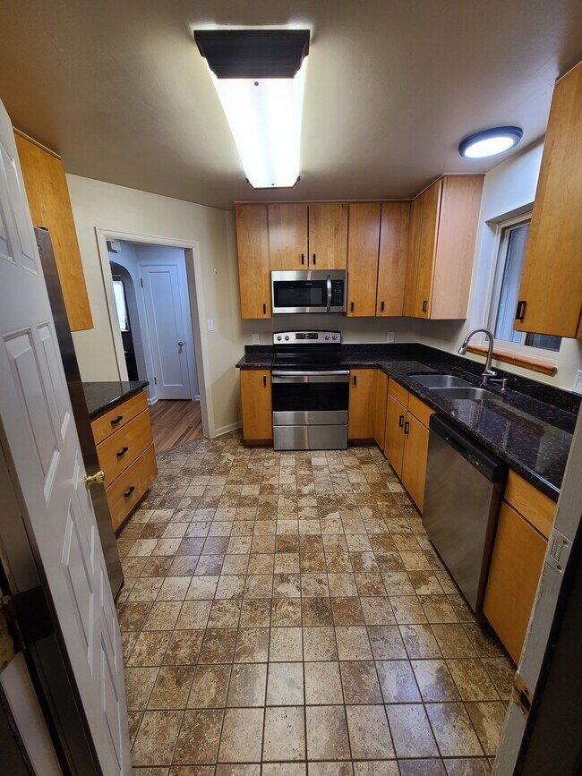 Kitchen 1 - 1375 Otis St