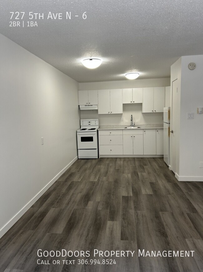 Photo du bâtiment - 727 5th Ave N