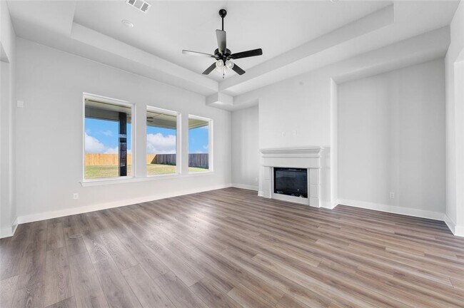 Building Photo - 3511 Palm Crest Dr