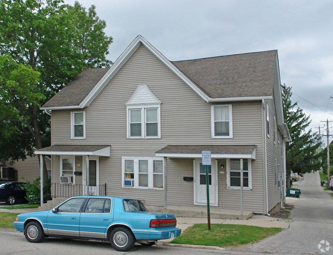 Primary Photo - 713-715 Cedar St