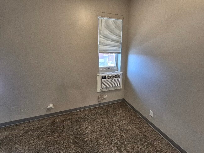 Building Photo - 301 N Riverfront Dr