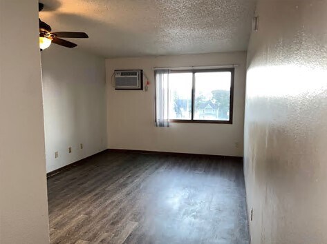 Building Photo - 522 S Clinton St