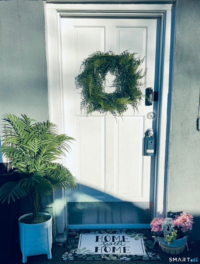 Building Photo - 67 Yarwood St