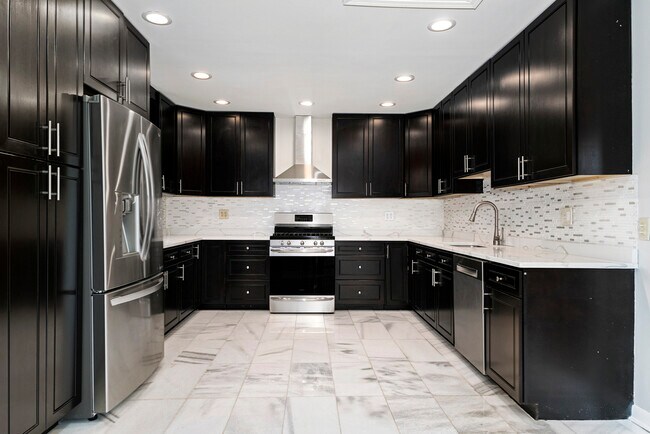 Foto del edificio - 27W102 48th St