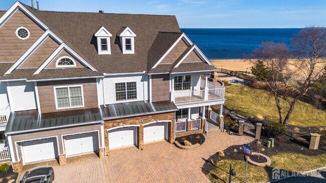 Foto del edificio - 76 Raritan Reach Rd