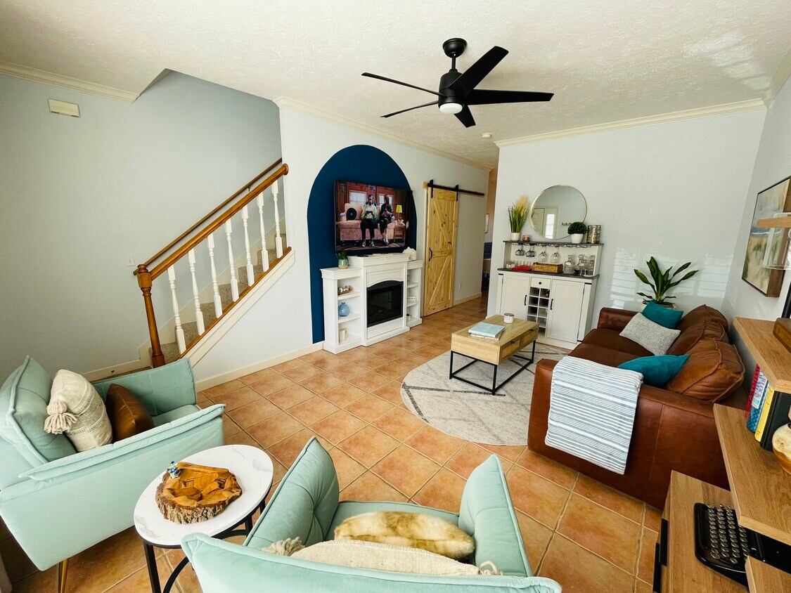 Primary Photo - 2109 Harris Dr
