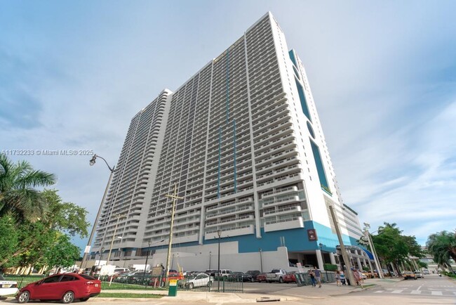 Foto del edificio - 1717 N Bayshore Dr