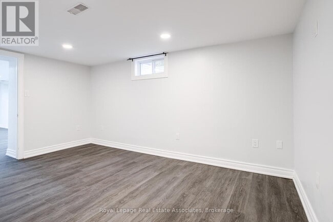 Building Photo - 41 Woolley St