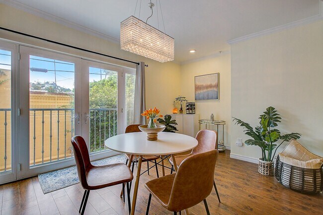 Foto del edificio - 5633 Carlton Way