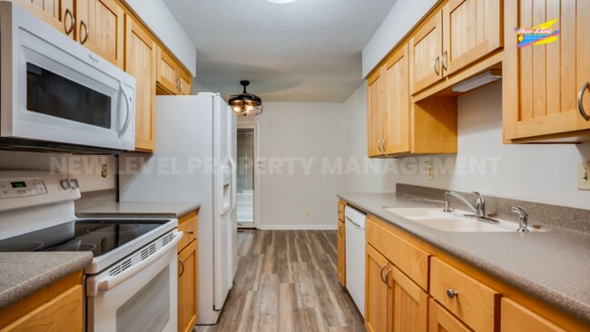 Foto del edificio - 1843 N Clayton Ave