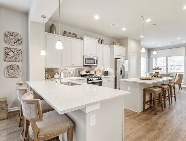 Building Photo - 305 Rise Ln