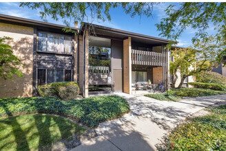 Building Photo - 6153 Knoll Way Dr