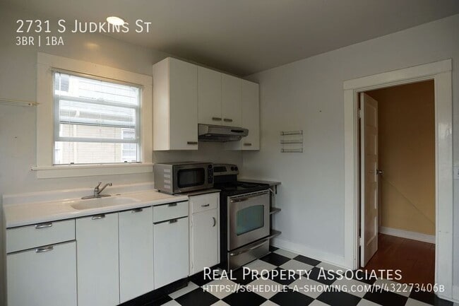 Building Photo - 2731 S Judkins St