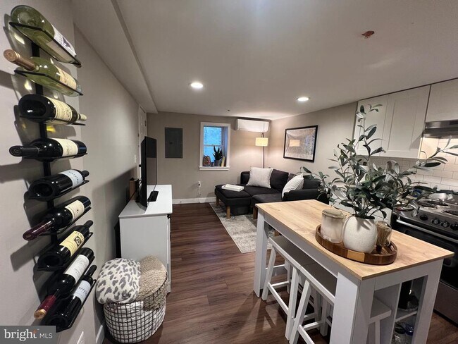 Building Photo - 1535 N Orkney St