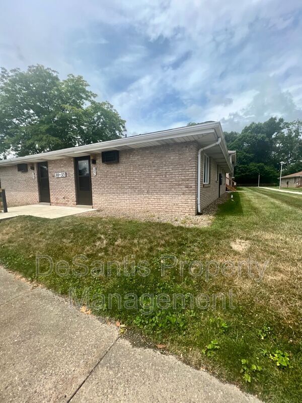 301 Lunar Ln, Moon Township, PA 15108 Condo for Rent in Moon Township, PA