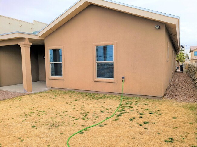 Foto del edificio - 11727 Dos Palmas Dr