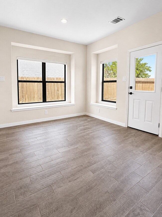 Building Photo - 40575 Goldeneye Pl