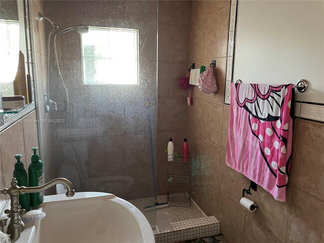 Foto del edificio - 9260 SW 164th St
