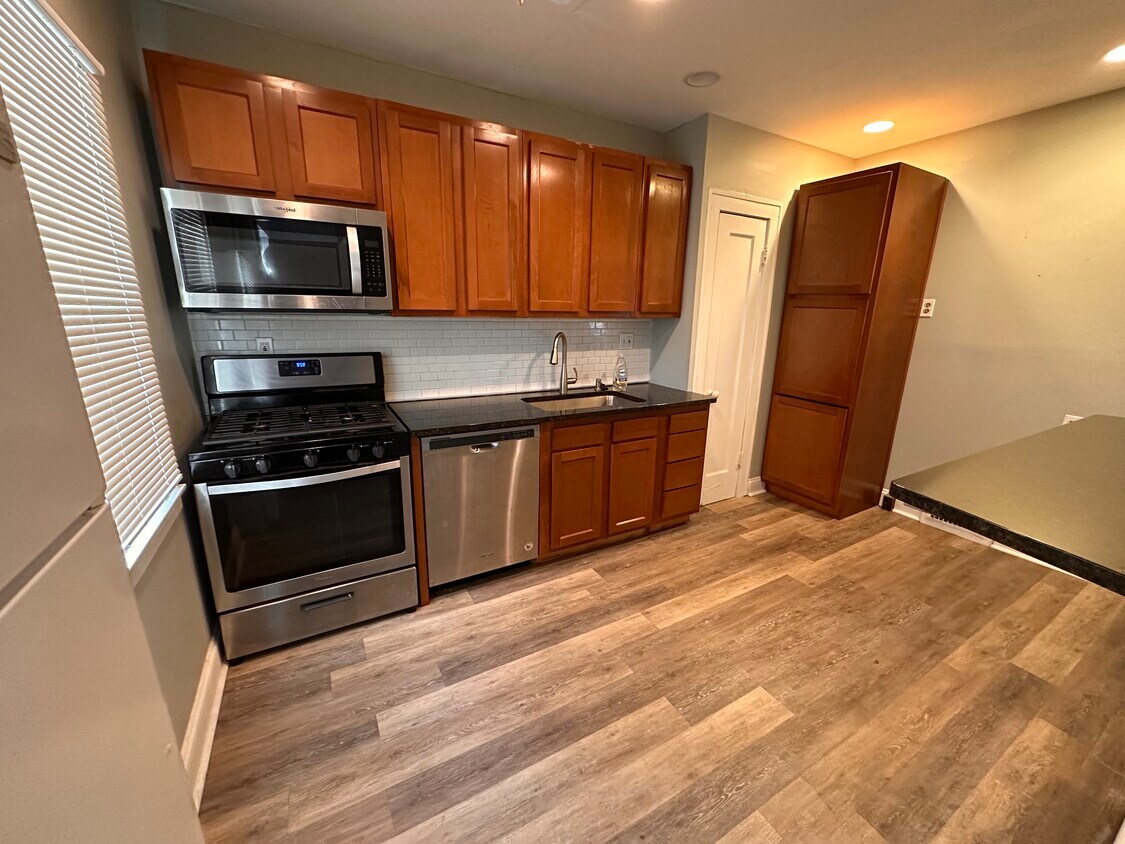 Foto principal - 2205 Cottage Grove Dr