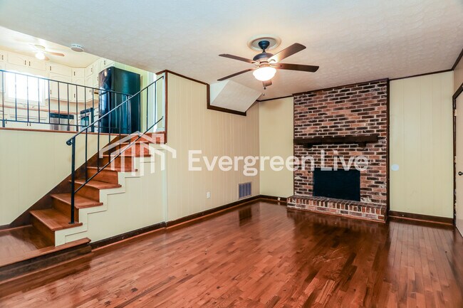 Foto del edificio - 4012 St John Ln NW