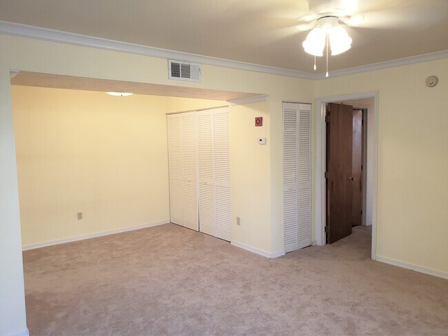 Foto del edificio - FOR RENT. 1 bedroom 1 bathroom condo first...